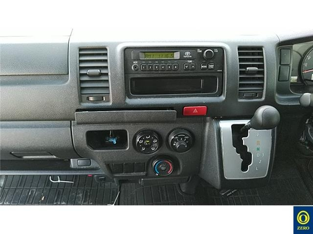 TOYOTA HIACE VAN 2016