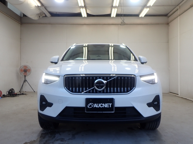 VOLVO XC40 2023