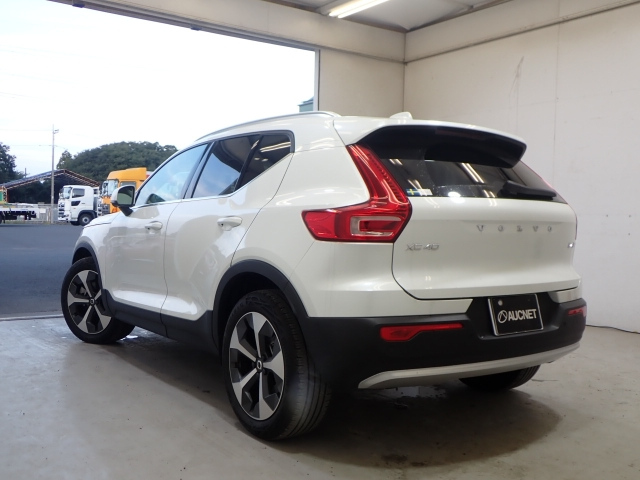 VOLVO XC40 2023