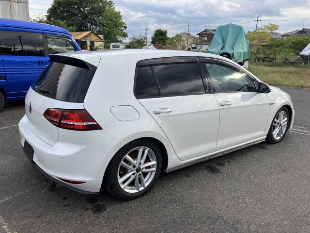 VOLKSWAGEN GOLF 2014