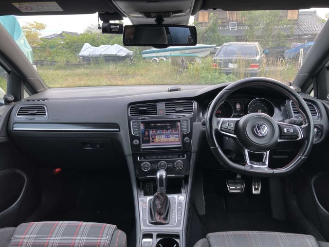VOLKSWAGEN GOLF 2014