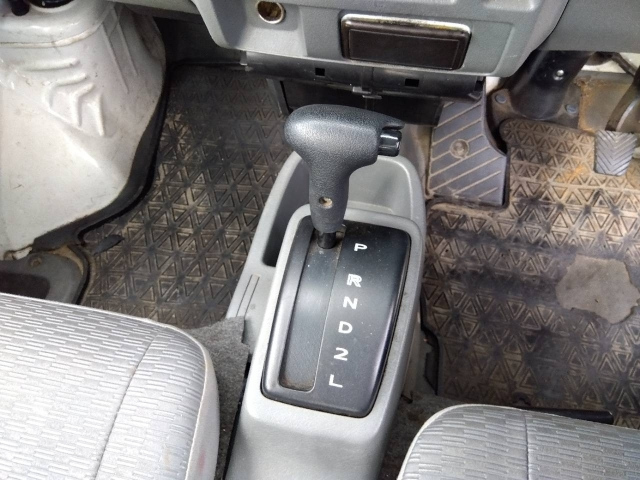 MITSUBISHI MINICAB VAN 2013