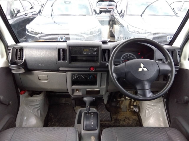 MITSUBISHI MINICAB VAN 2013