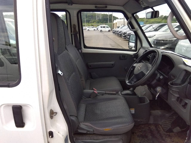 MITSUBISHI MINICAB VAN 2013