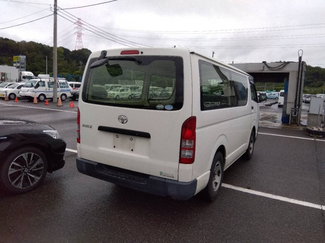 TOYOTA HIACE VAN 2017