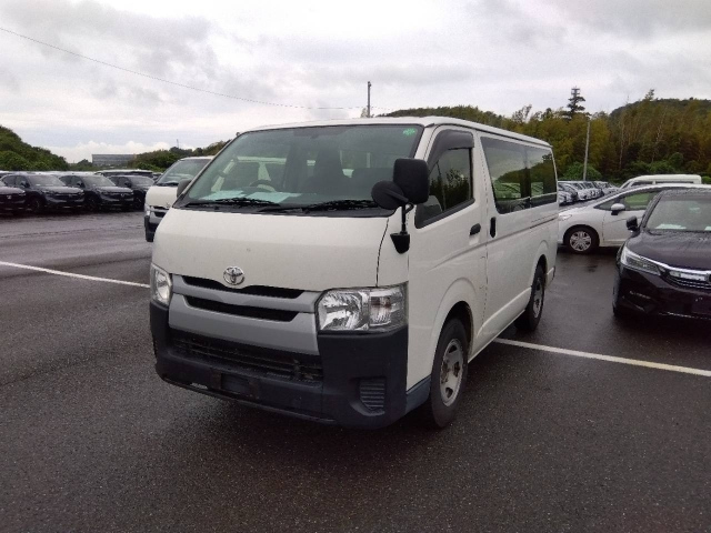 TOYOTA HIACE VAN 2017