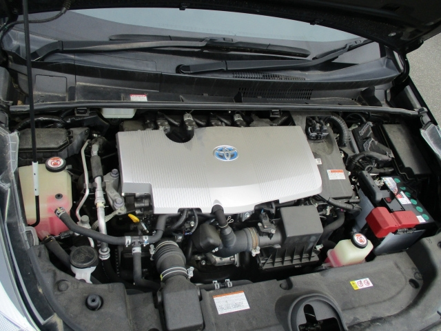 TOYOTA PRIUS 2018