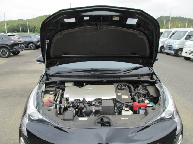 TOYOTA PRIUS 2018