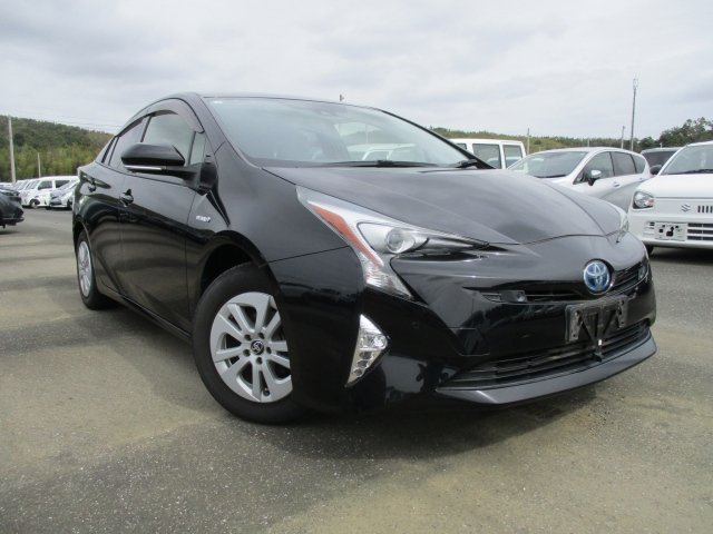 TOYOTA PRIUS 2018