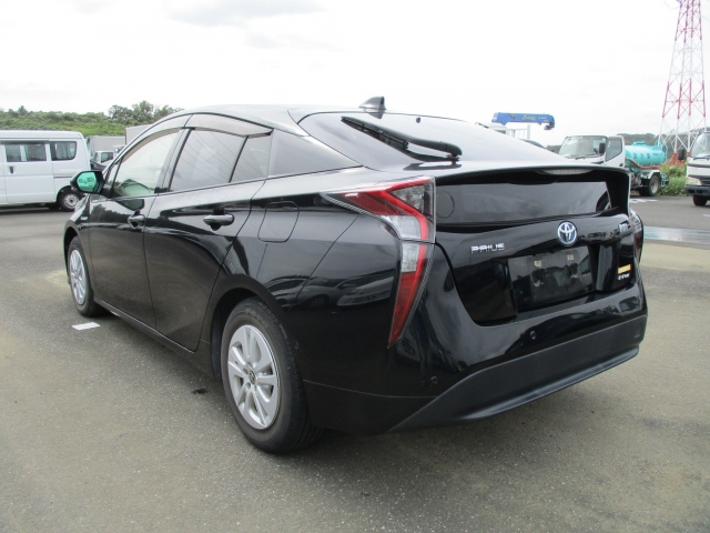 TOYOTA PRIUS 2018