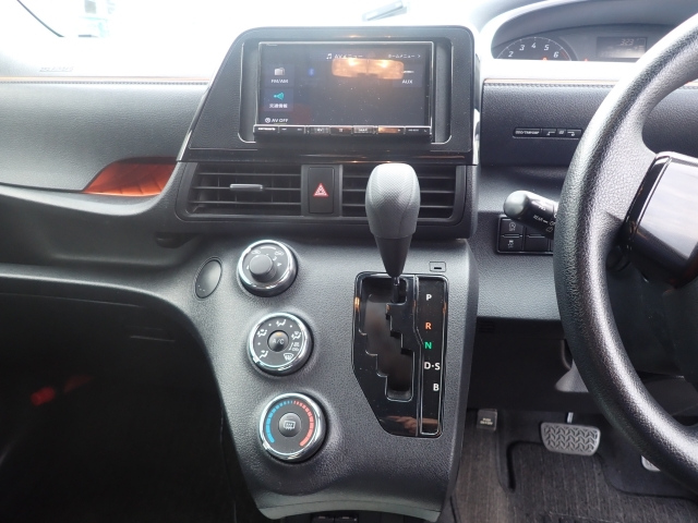 TOYOTA SIENTA 2019