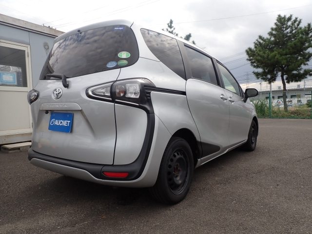 TOYOTA SIENTA 2019