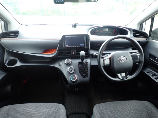 TOYOTA SIENTA 2019