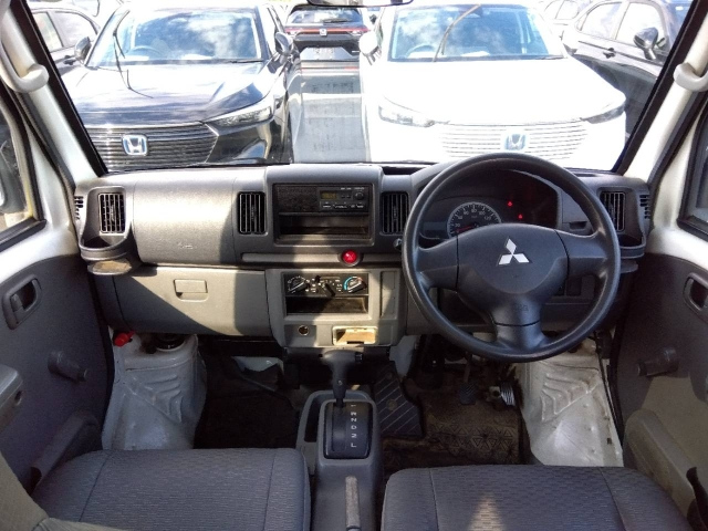 MITSUBISHI MINICAB VAN 2013