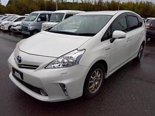 TOYOTA PRIUS ALPHA 2014