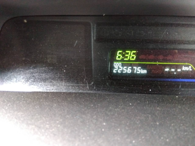 TOYOTA PRIUS ALPHA 2014