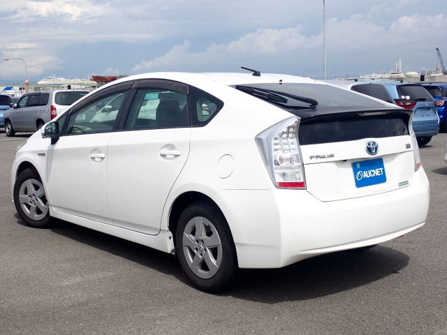 TOYOTA PRIUS 2011