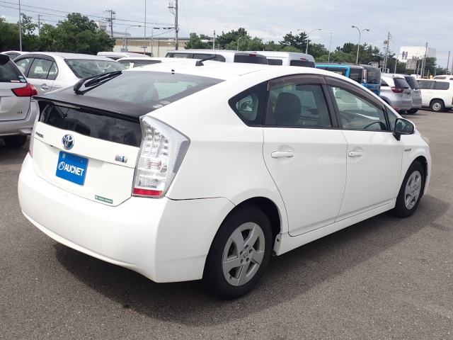 TOYOTA PRIUS 2011