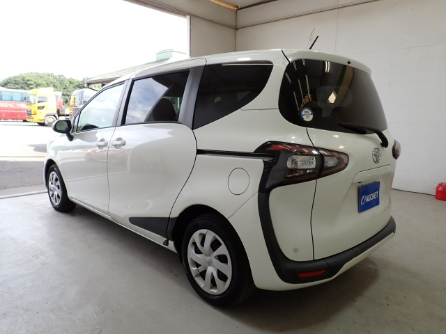 TOYOTA SIENTA 2018