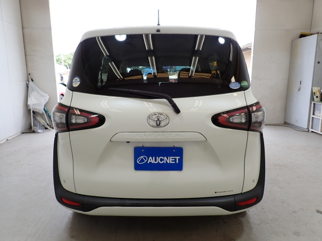 TOYOTA SIENTA 2018