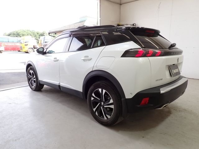 PEUGEOT 2008 2021