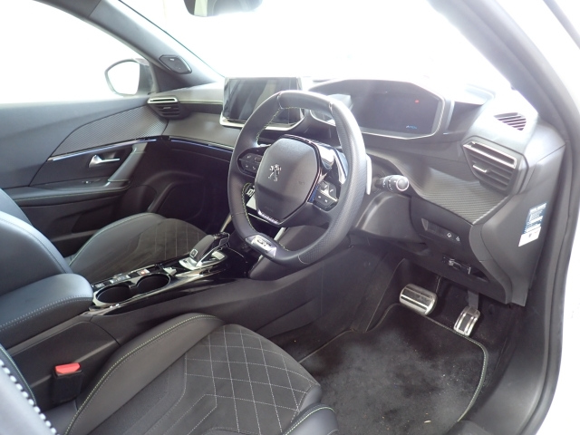 PEUGEOT 2008 2021