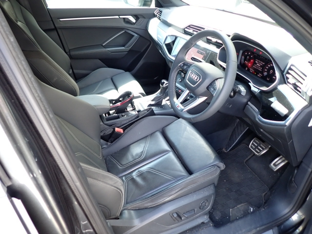 AUDI Q3 2021