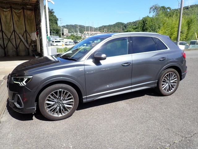 AUDI Q3 2021