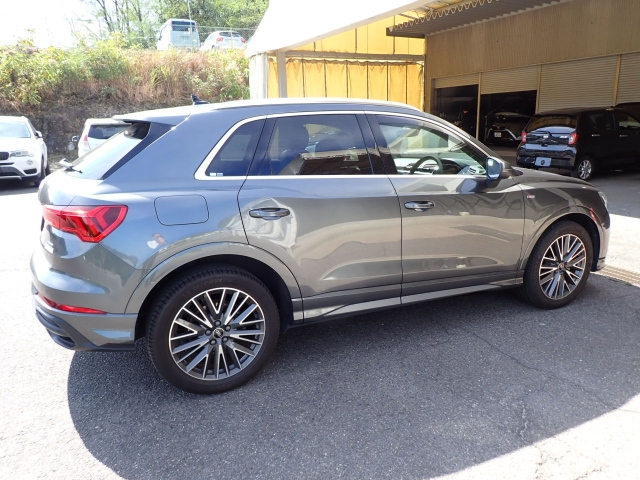 AUDI Q3 2021