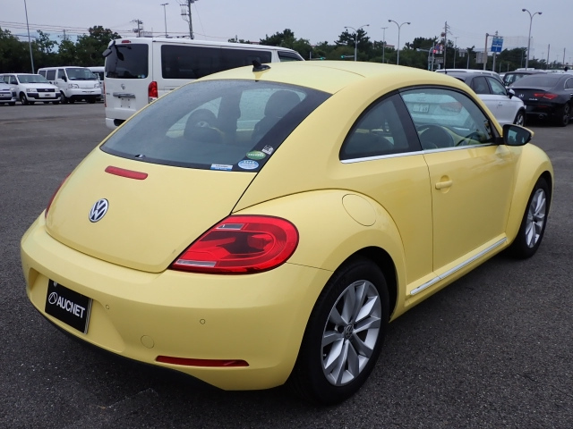 VOLKSWAGEN THE BEETLE 2014