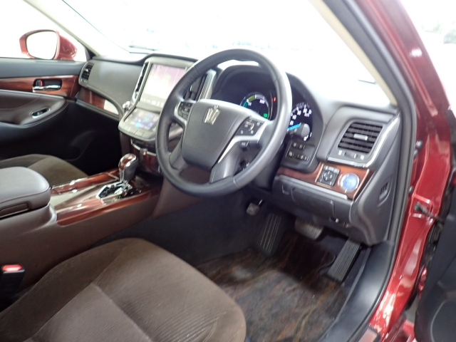 TOYOTA CROWN 2013