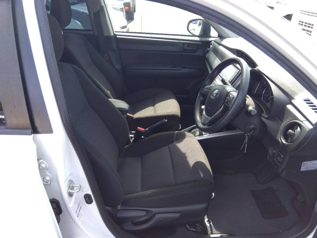 TOYOTA COROLLA FIELDER 2019