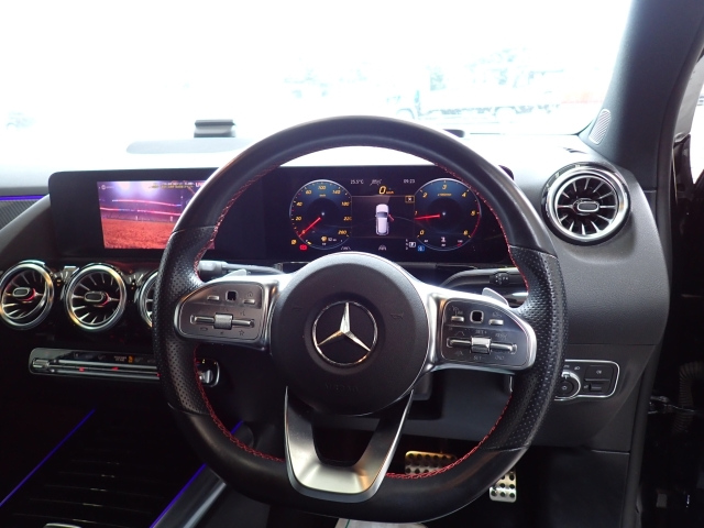 MERCEDES BENZ GLA CLASS 2022