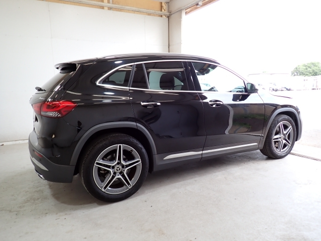 MERCEDES BENZ GLA CLASS 2022