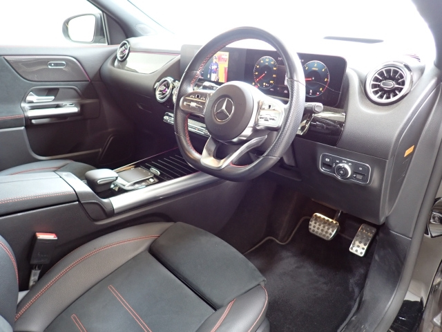 MERCEDES BENZ GLA CLASS 2022