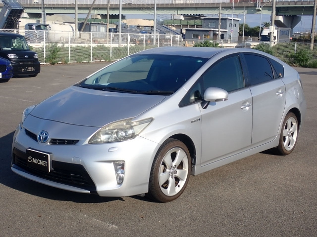 TOYOTA PRIUS 2013