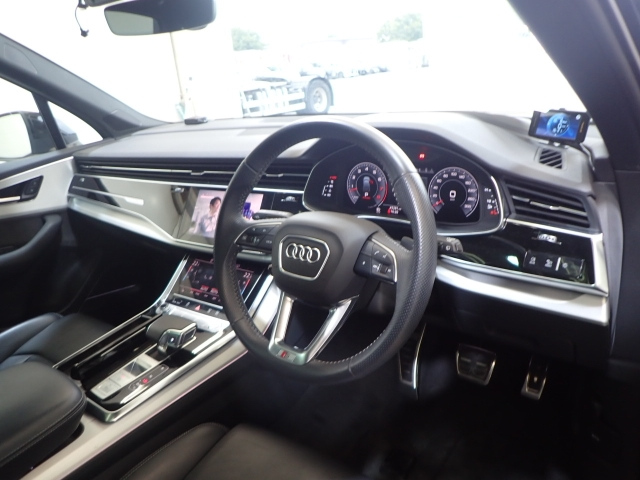 AUDI Q7 2020