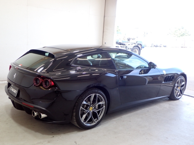 FERRARI GTC4LUSSO 2020