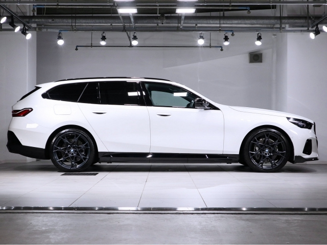 BMW i5 2024