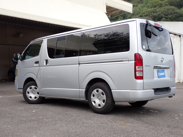 TOYOTA HIACE VAN 2008