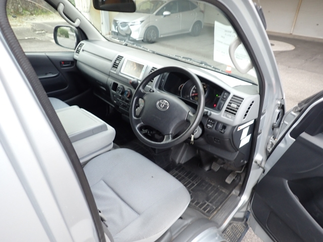 TOYOTA HIACE VAN 2008