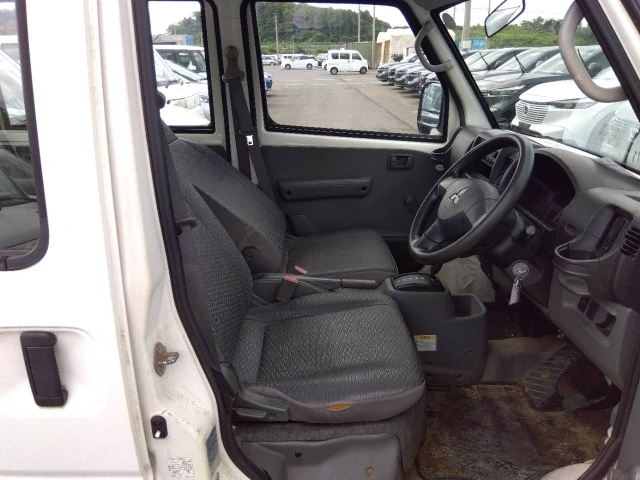 MITSUBISHI MINICAB VAN 2013