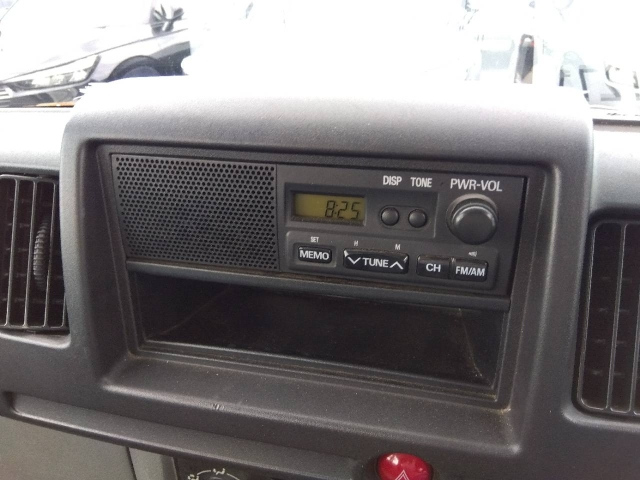 MITSUBISHI MINICAB VAN 2013