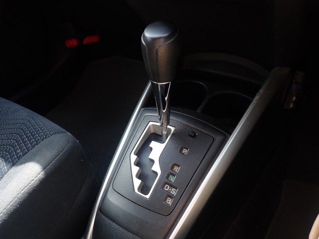 TOYOTA COROLLA FIELDER 2012