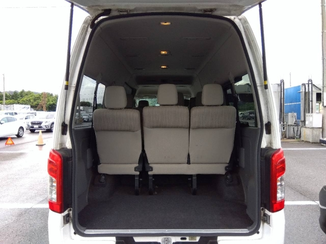 NISSAN CARAVAN 2018