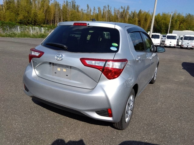 TOYOTA VITZ 2019
