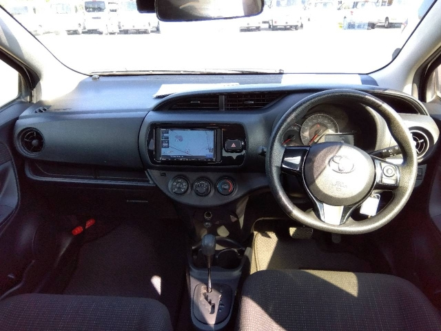 TOYOTA VITZ 2019