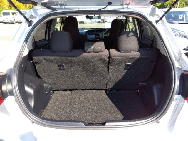TOYOTA VITZ 2019