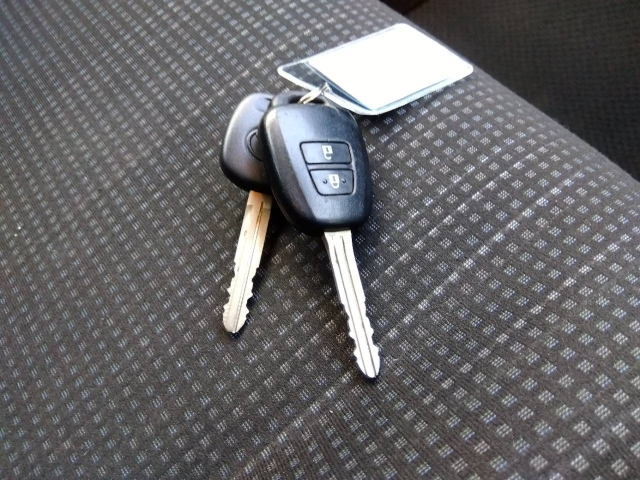 TOYOTA VITZ 2019
