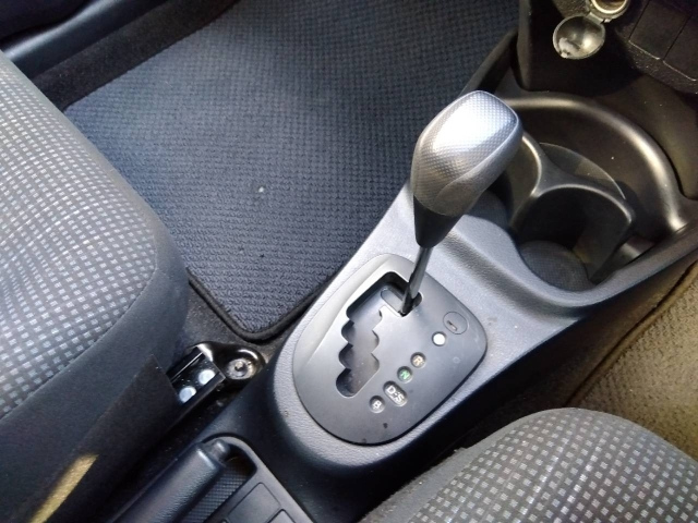 TOYOTA VITZ 2019